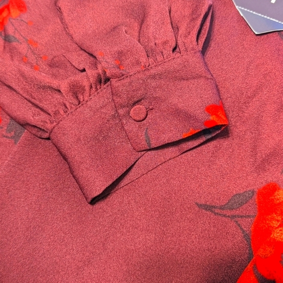 NWT Floral Top - Picture 3 of 4